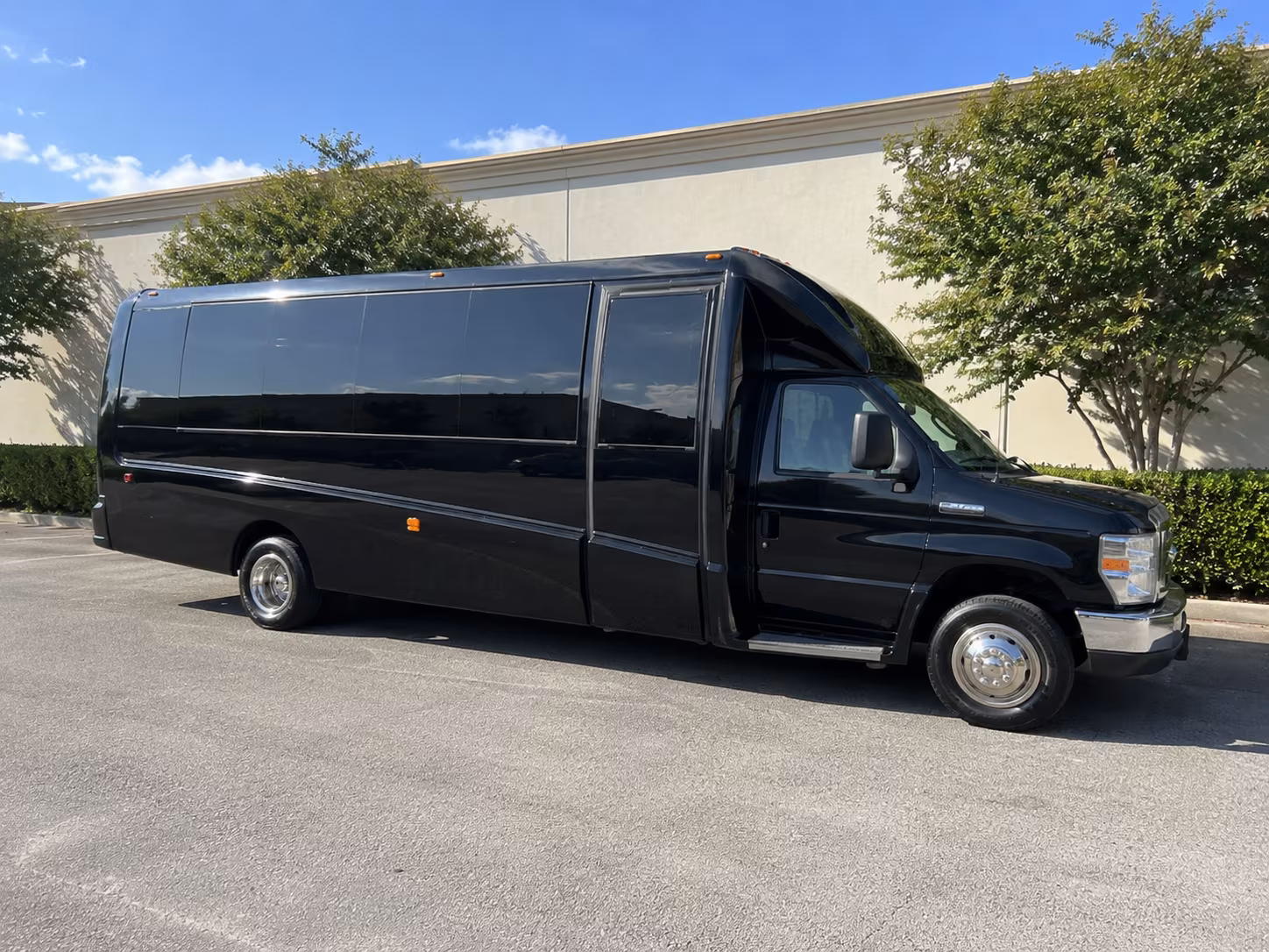 Louisville Birthday, Sweet 16, & Quinceañera Transportation pickup coordination