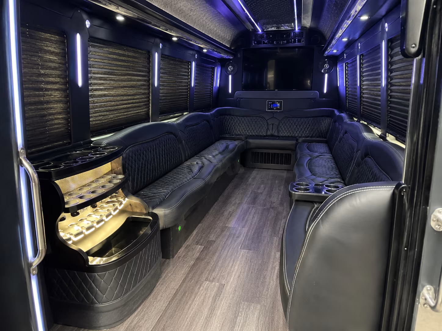 Louisville Winery Tour & Pub Crawl Transportation party bus exterior