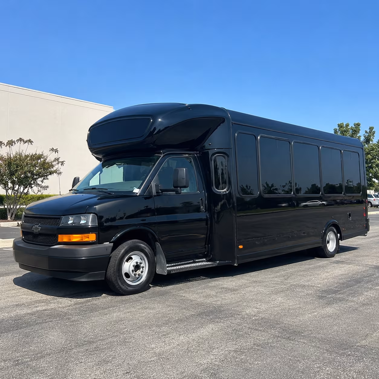 Louisville Winery Tour & Pub Crawl Transportation party bus exterior