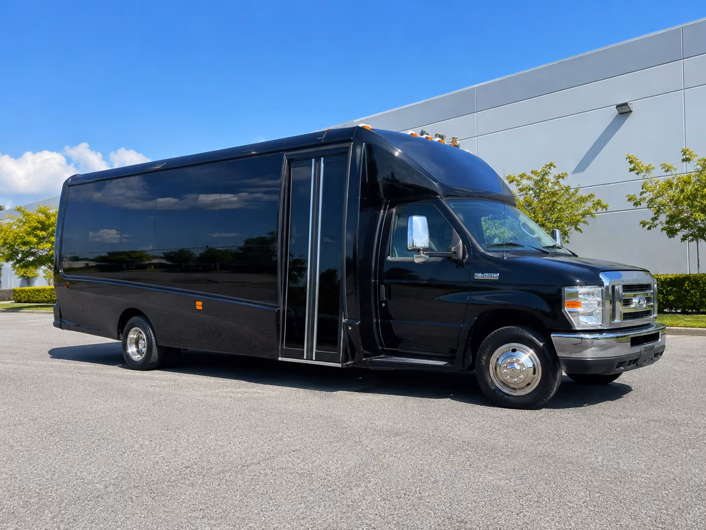 Owensboro Birthday, Sweet 16, & Quinceañera Party Bus Rentals