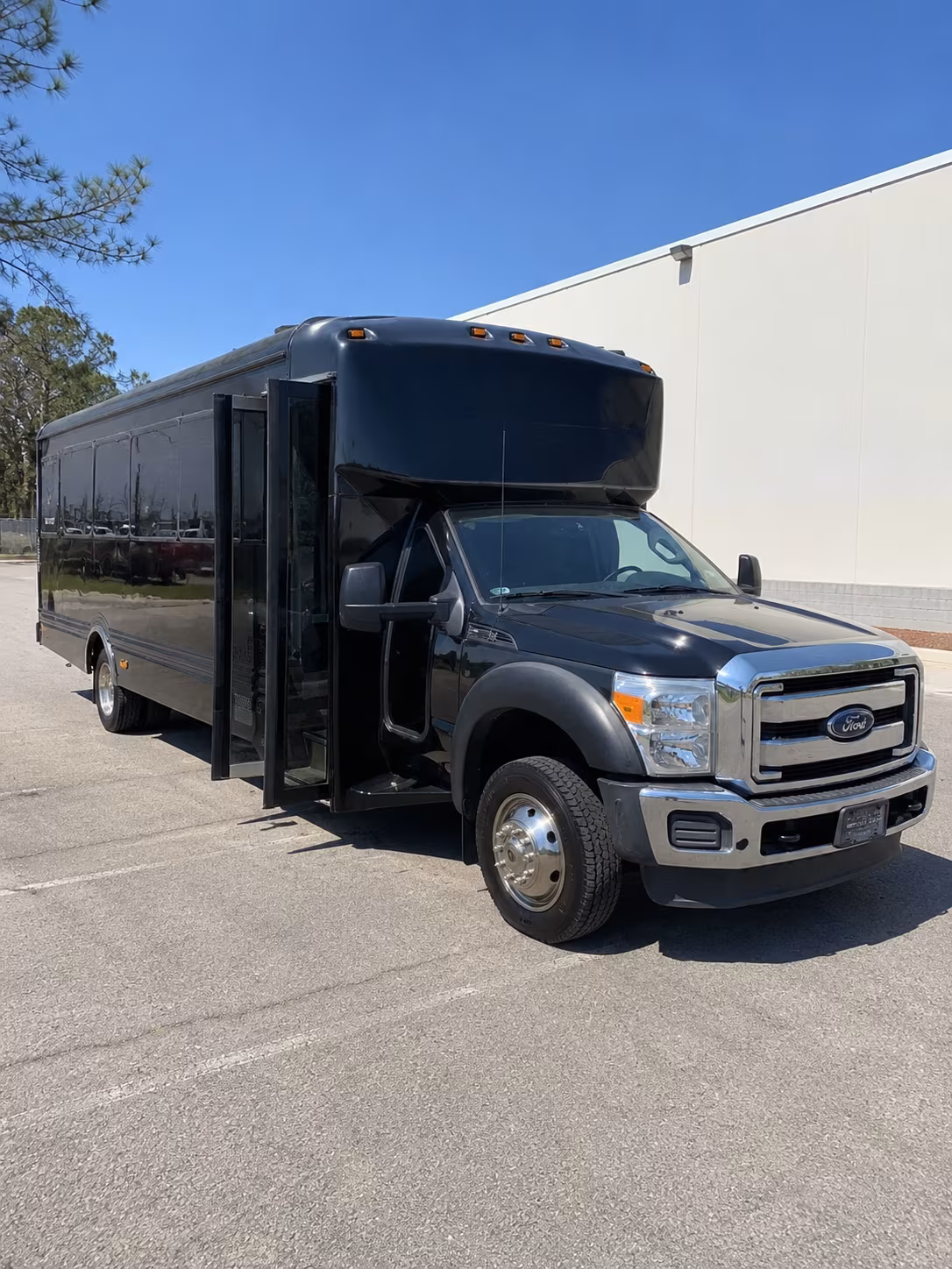 Owensboro Winery Tour & Pub Crawl Transportation